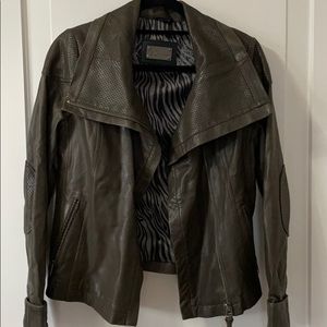 Leather jacket amazing condition!!